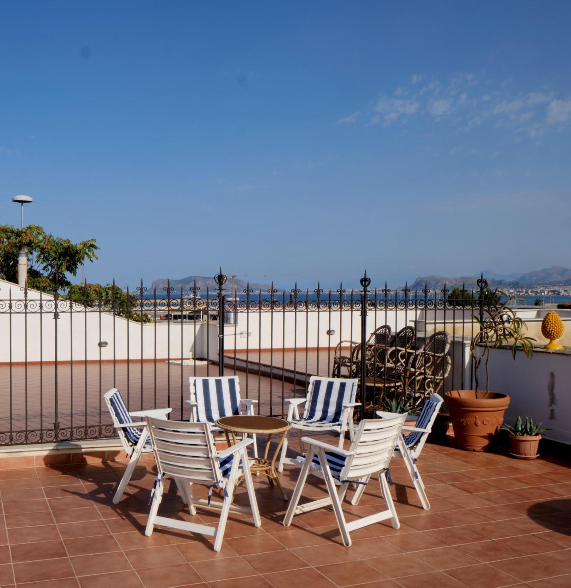 Attico Con Terrazza Sul Porto Apartman Palermo Kültér fotó